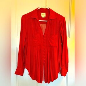 ANTHROPOLOGIE Fun red blouse with tiny polka dots, pockets, covered buttons